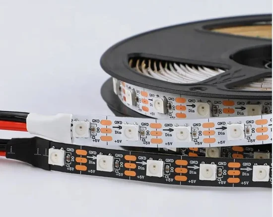 Bande de LED flexible RVB de protocole Spi de haute qualité 5V 12V bande de LED adressable individuellement IC intégrée avec 5 ans de garantie